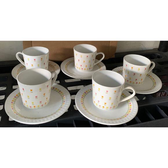 VIntage Corning Centura APRIL TULIP Coffee Mugs 5 Pair With Saucer - Picture 1 of 1